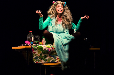 “Empoderrada, que no es poco”, una comedia de María de Rada.