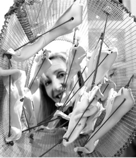 HILAKU. Sala de artista invitada: Obra de la artista gallega Ruth Lodeiro