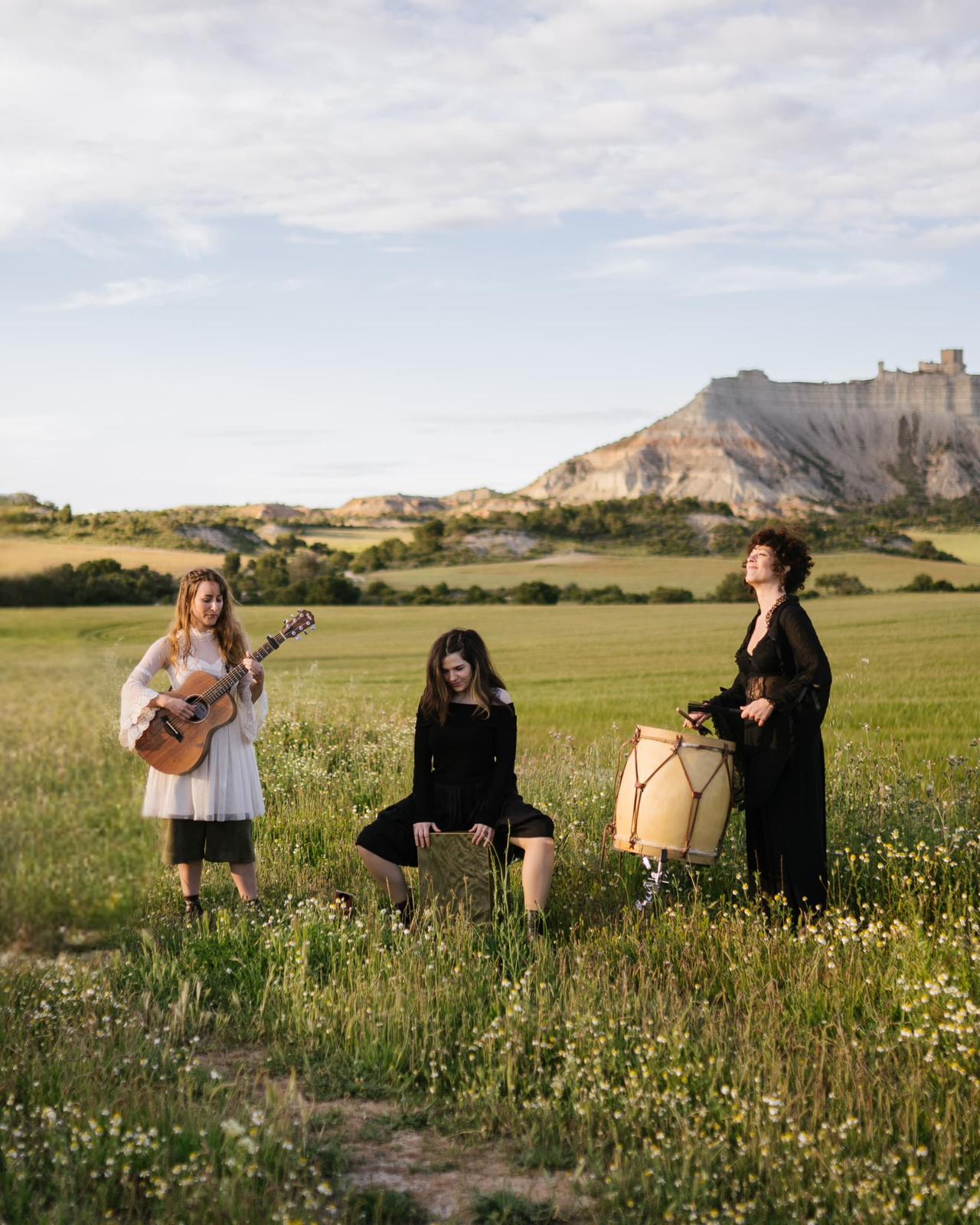 Vivir la música 2026. IXEYA en trío