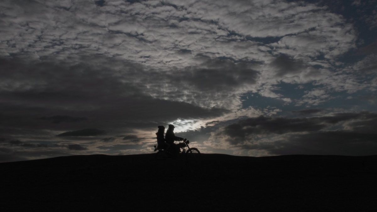 -Sección oficial: Cutting Through Rocks, Mohammad Reza Eyni, Sara Khaki. 95 min. 2025. Irán