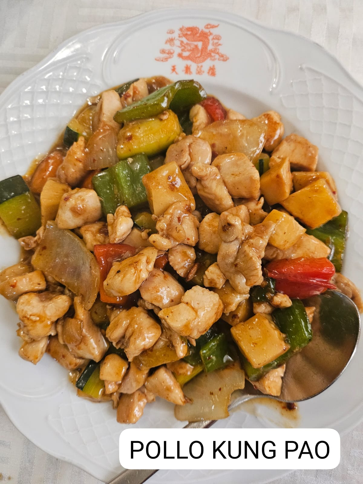 Los alumnos de los cursos de chino de Fundación CAI celebran el Año Nuevo Chino con una comida especial