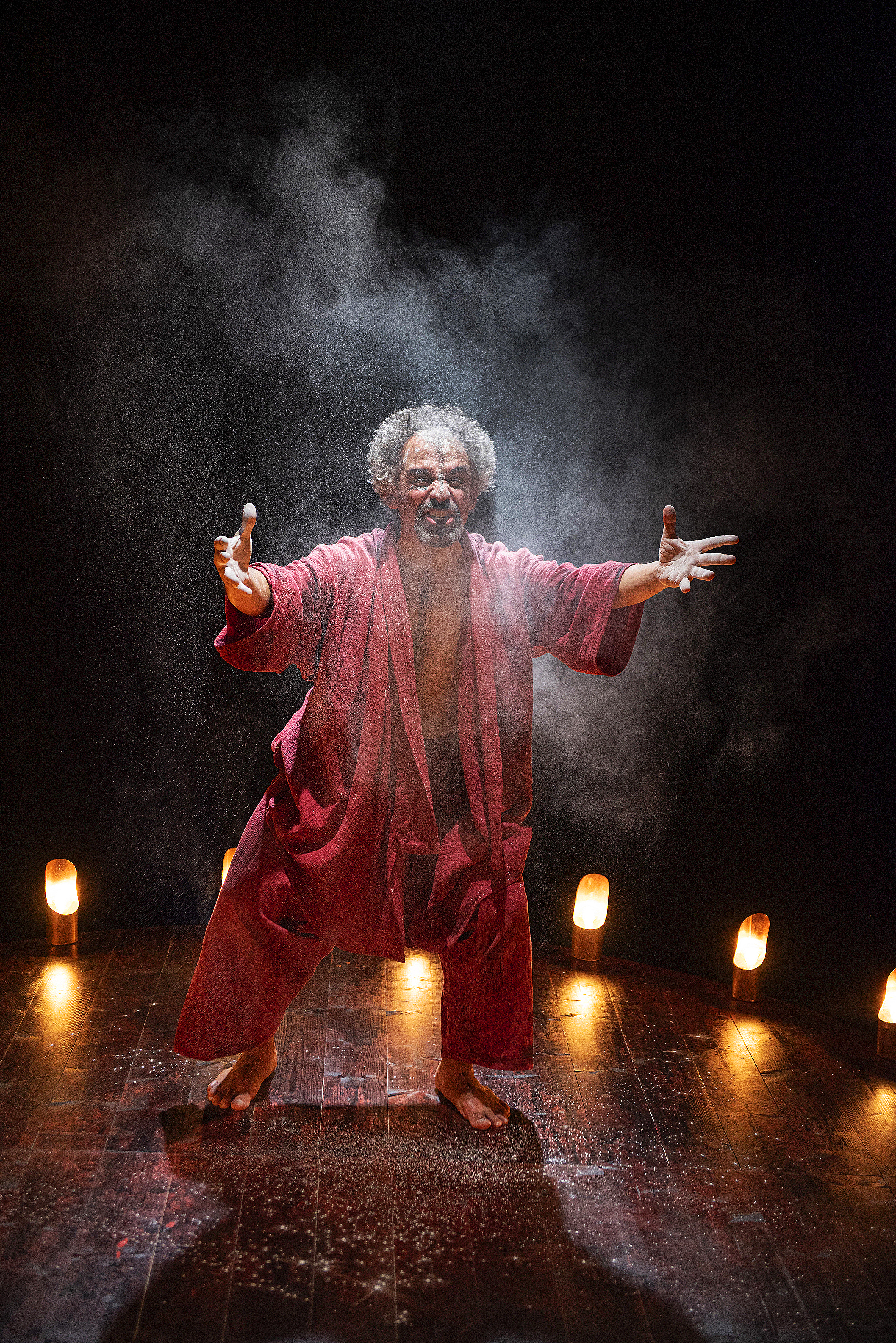"Prometeo, bufón y mártir". Gato Negro Teatro & Stivalaccio Teatro. Noches de Verano 2026